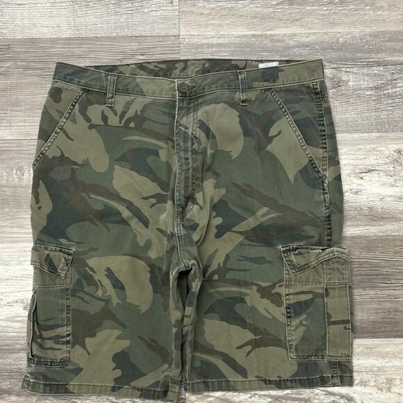 Wrangler Shorts Faded Green Camo‎ Camoflauge Mens 38 Cargo Utility Comfortable - Picture 1 of 10